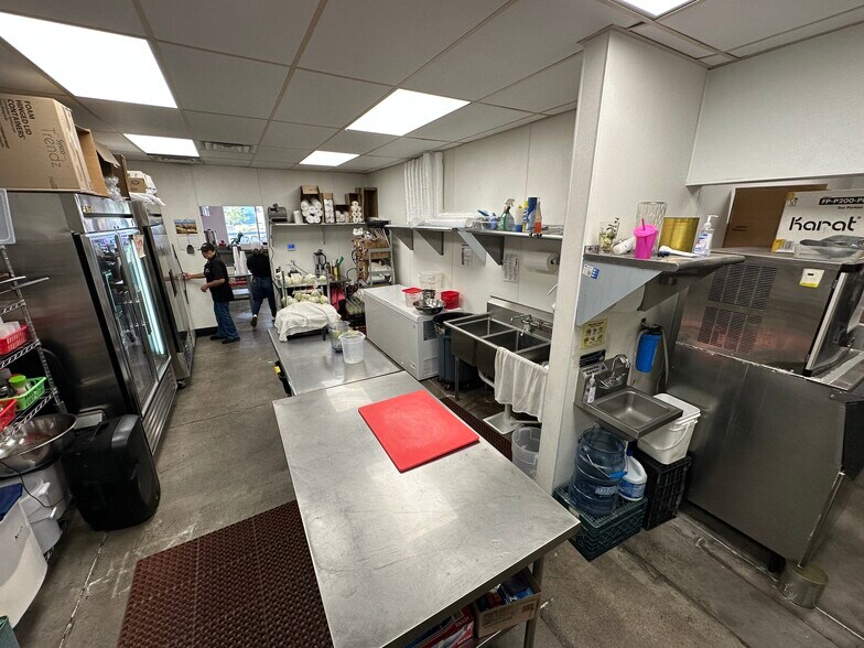 More Photos Of 4100 Central Ave SW, Albuquerque Fast Food For Sale