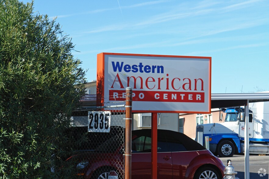 More Photos Of 2935 E Benson Hwy, Tucson Manufacturing For Sale