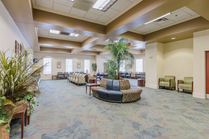 More Photos Of 619 Pointe North Blvd, Albany Medical For Sale