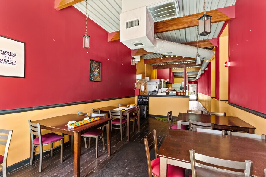 More Photos Of 8018 Lincoln Ave, Skokie Restaurant For Sale
