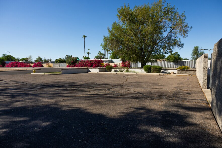 More Photos Of 6097 N 57th Dr, Glendale Warehouse For Sale