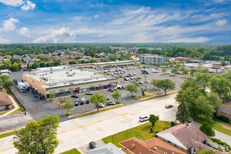More Photos Of 17501-17559 S Kedzie Ave, Hazel Crest Unknown For Lease