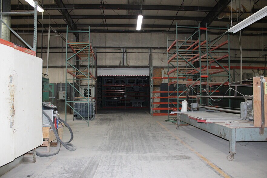 More Photos Of 8328 Macarthur Dr, North Little Rock Manufacturing For Lease