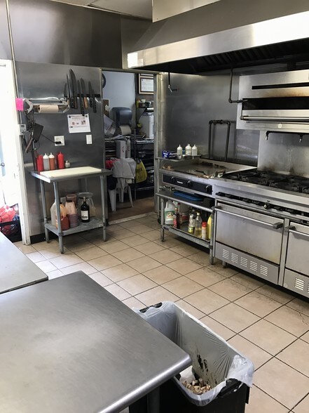 More Photos Of 3200 Schley Ave, Bronx Convenience Store For Sale