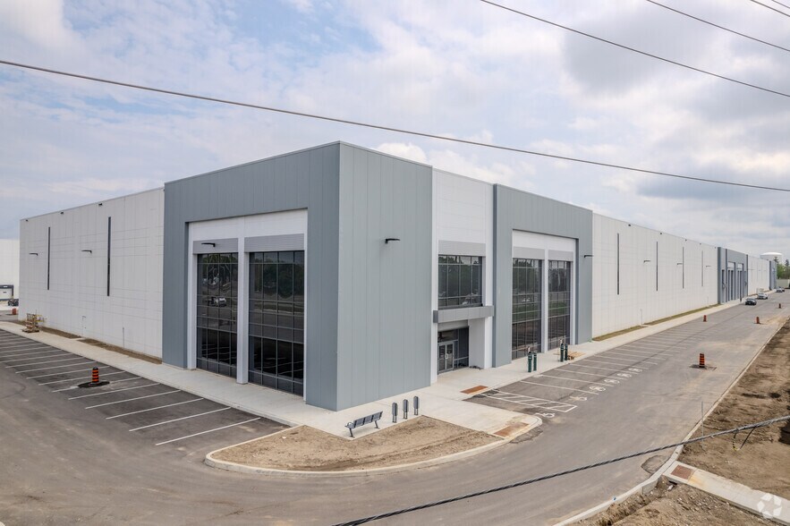 More Photos Of 220 Pinebush Rd, Cambridge Industrial For Lease