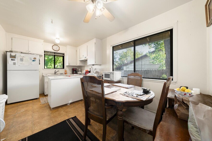 More Photos Of 5743 Woodleigh Dr, Carmichael Multifamily For Sale