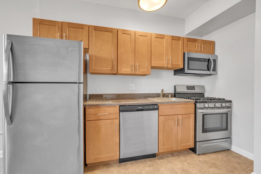 More Photos Of 2315-2321 Lincoln Rd NE, Washington Apartments For Sale