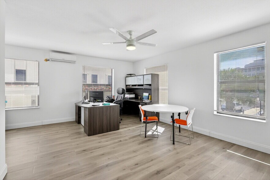 More Photos Of 129 N 5th St, Fort Pierce Storefront Retail Residential For Lease