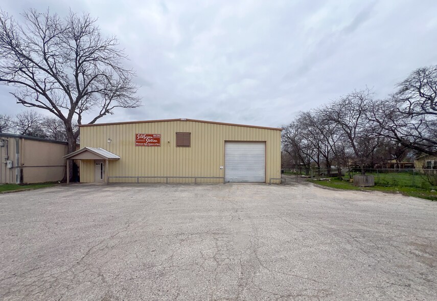 Primary Photo Of 925 Creekview Dr, San Antonio Manufacturing For Sale