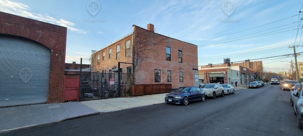 More Photos Of 27 Coffey St, Brooklyn Schools For Lease