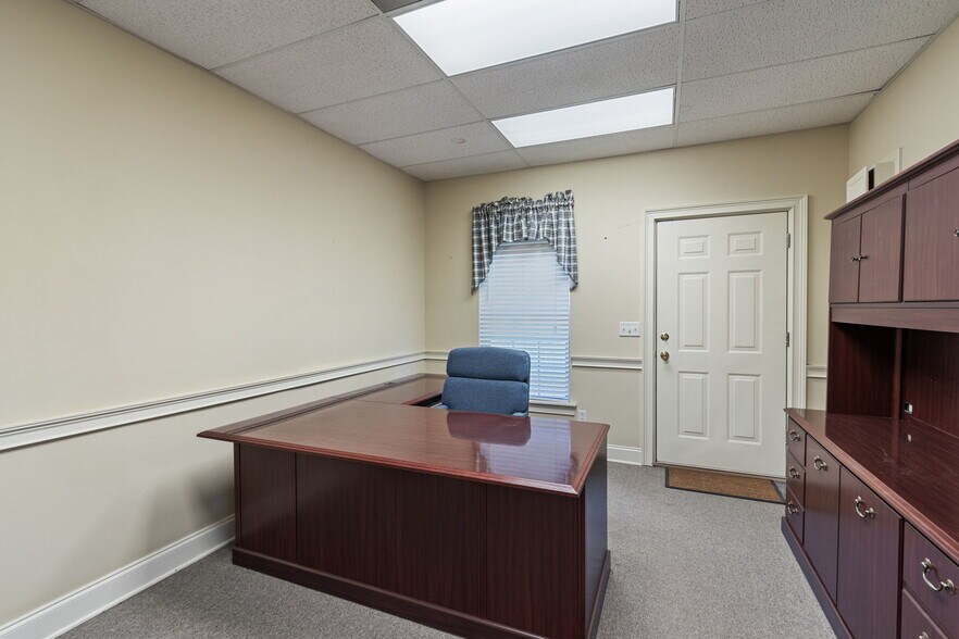 More Photos Of 415 Fisk Ave, Demorest Medical For Sale