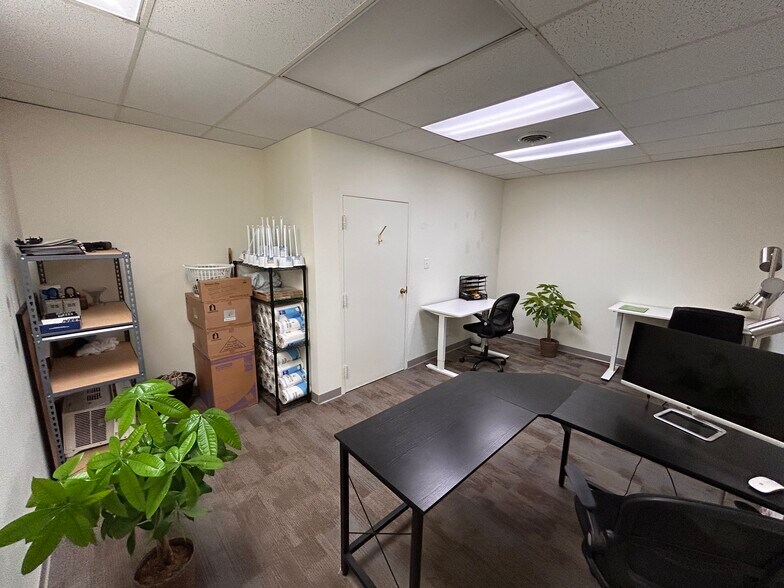 More Photos Of 6714 Patterson Ave, Richmond Office For Lease