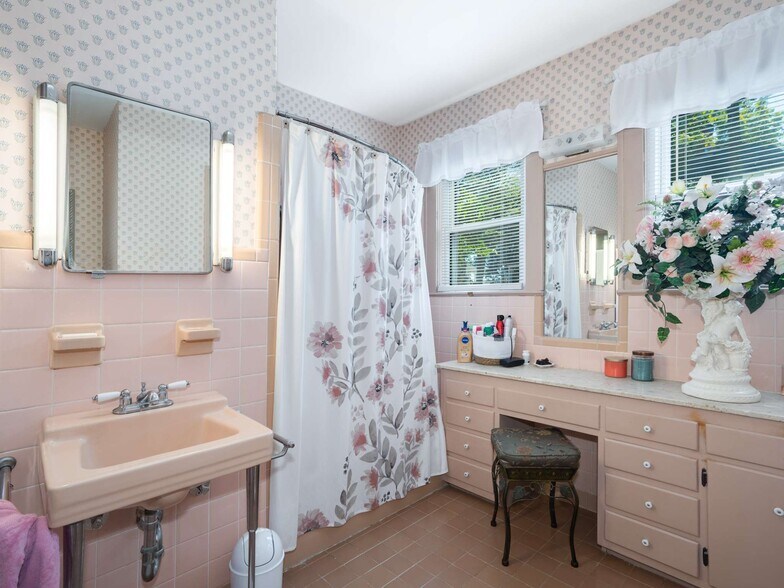 More Photos Of , Lewisburg Specialty For Sale