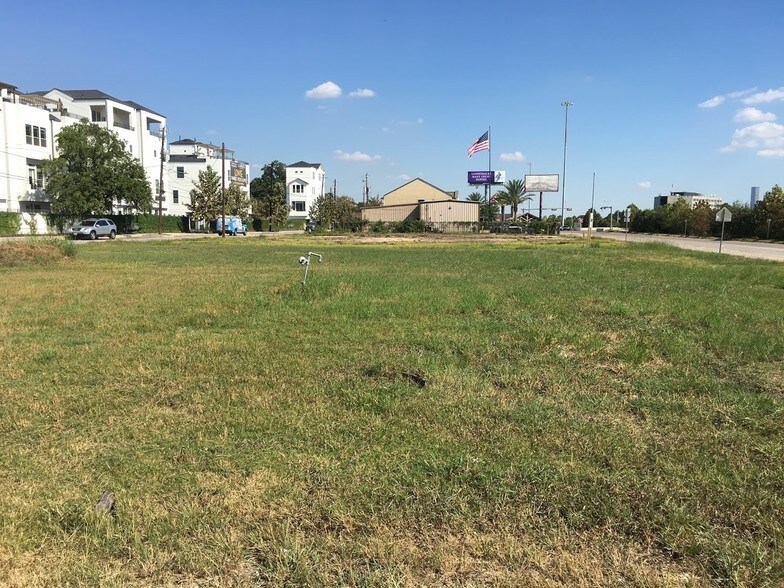 More Photos Of 2010 Radcliffe St, Houston Land For Sale