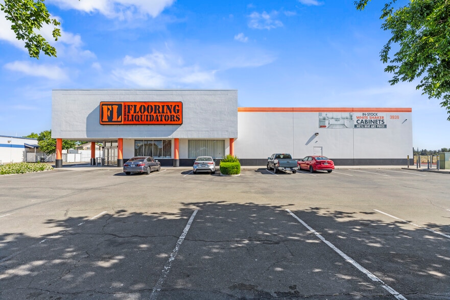 Primary Photo Of 3939 E Hammer Ln, Stockton Freestanding For Sale