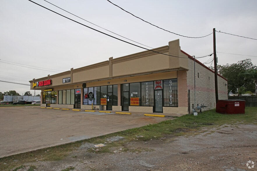 More Photos Of 7210 Lawndale St, Houston Storefront For Lease
