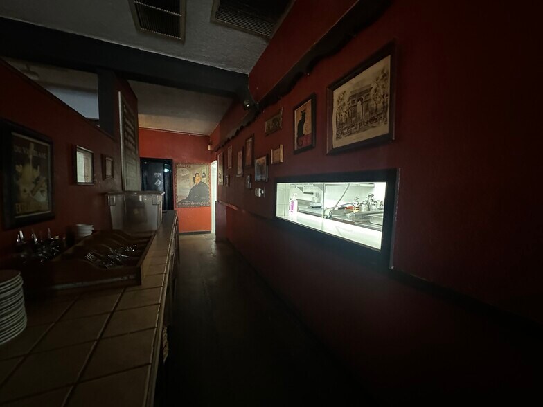 More Photos Of 1712 Colorado Blvd, Los Angeles Storefront For Lease