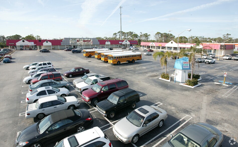 More Photos Of 4558-4624 Lake Worth Rd, Greenacres Restaurant For Lease