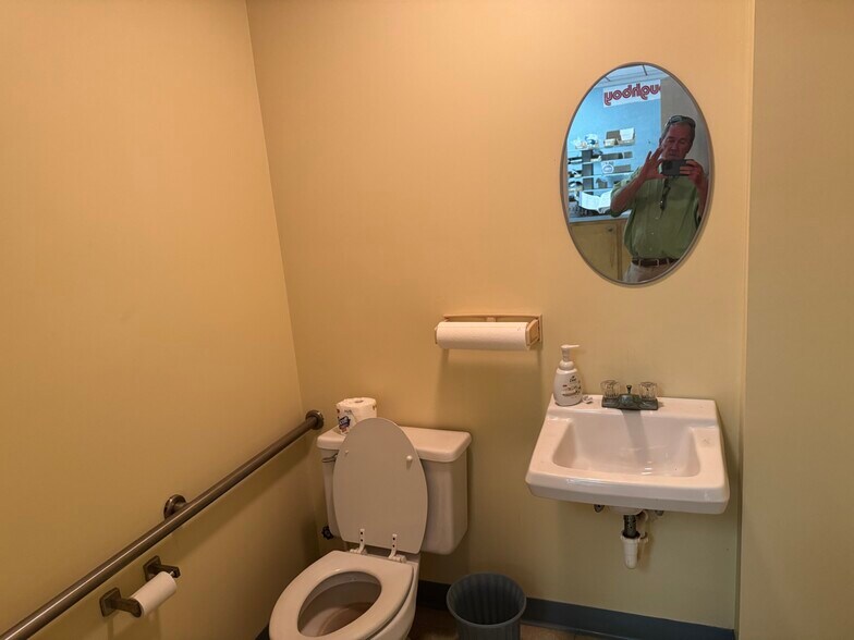 More Photos Of 6317 Raeford Rd, Fayetteville Flex For Sale