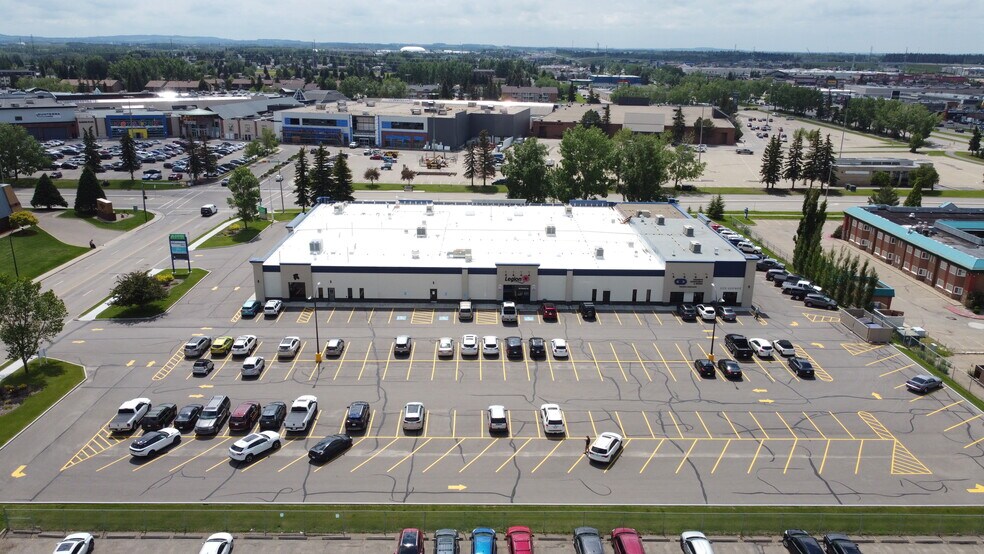 More Photos Of 2810 Bremner Ave, Red Deer Storefront For Sale