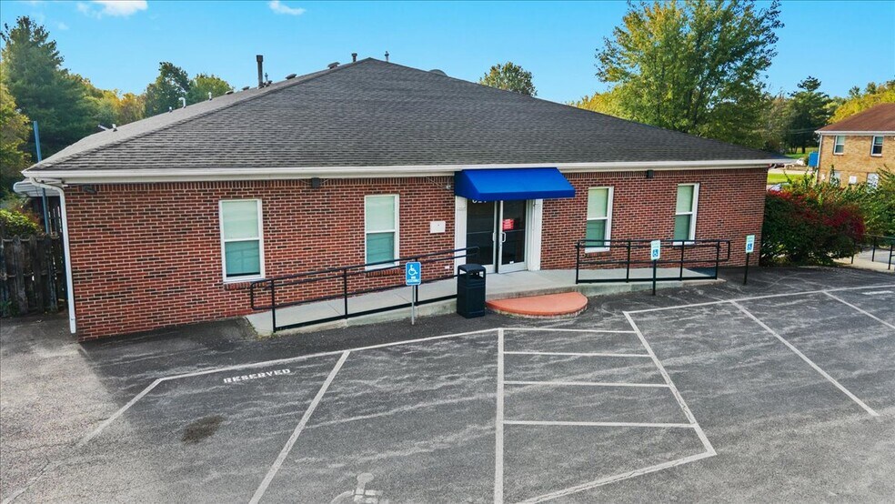 More Photos Of 617 Mulberry St, Elizabethtown Office For Sale