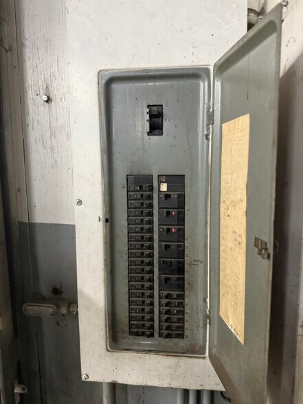 More Photos Of 16002 Pacific Ave S, Spanaway Auto Dealership For Sale