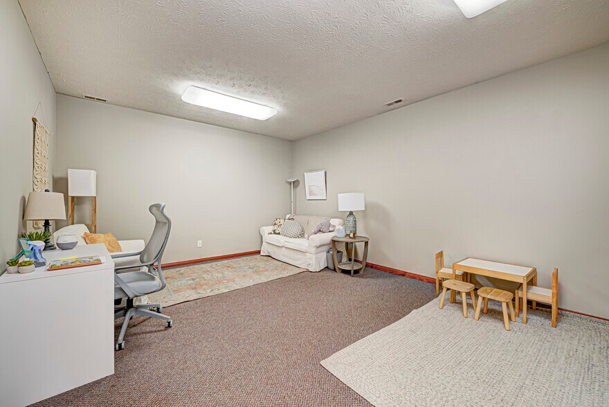More Photos Of 4582 Northwest Plaza West Dr, Zionsville Office For Lease