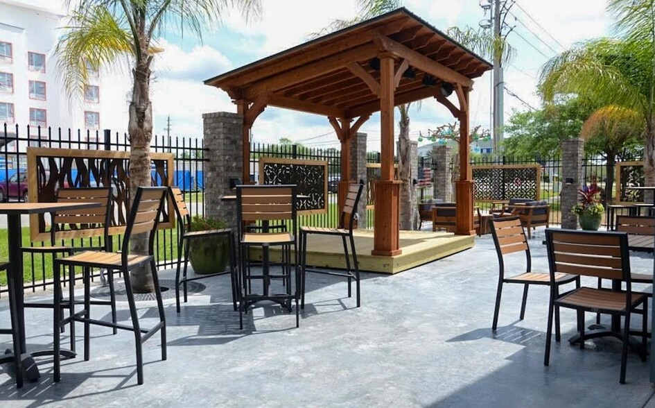 More Photos Of 1341 Airport Rd, Jacksonville Restaurant For Sale
