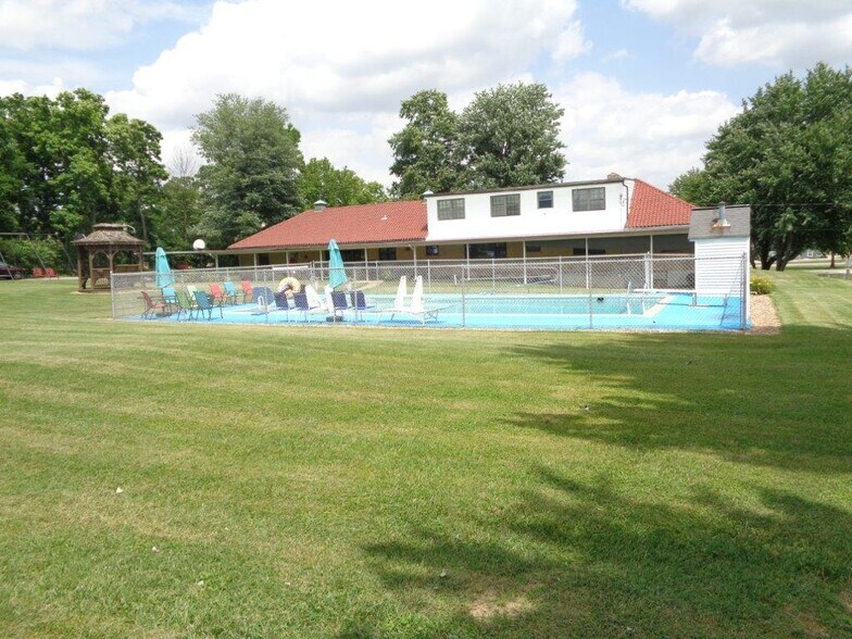 More Photos Of 4911 N Bend Rd, Cincinnati Office Residential For Sale