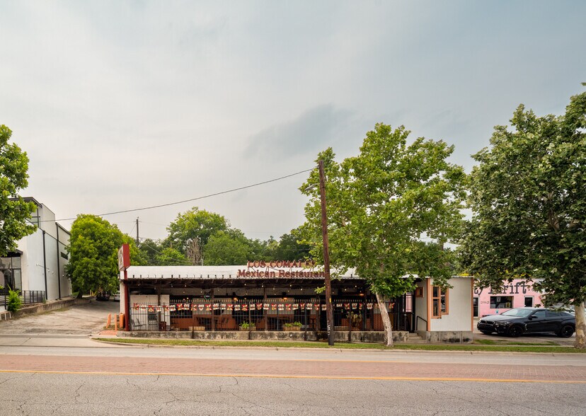 More Photos Of 2134 E 7th St, Austin Restaurant For Sale