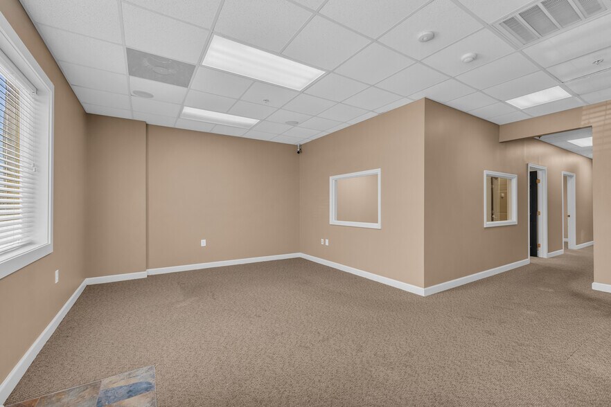 More Photos Of 40 Chamisa Rd, Covington Distribution For Lease