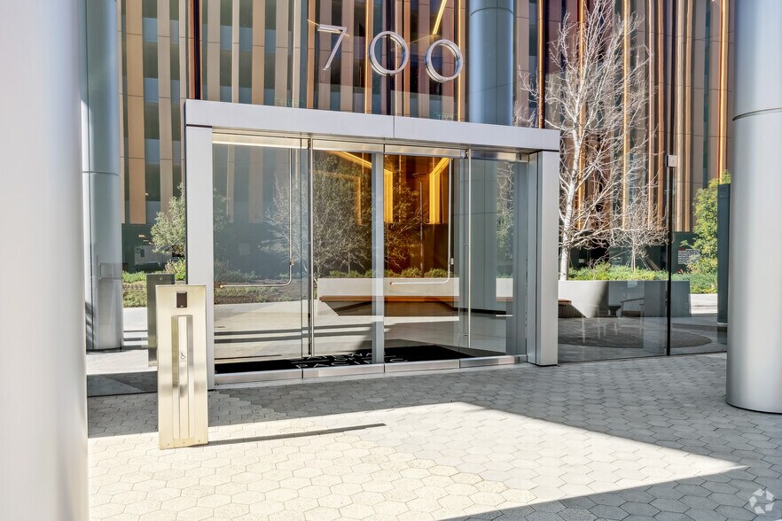 More Photos Of 700 Gateway Blvd, South San Francisco Unknown For Lease