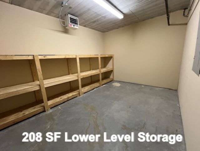 More Photos Of 707 Ridgeview Dr, McHenry Flex For Sale