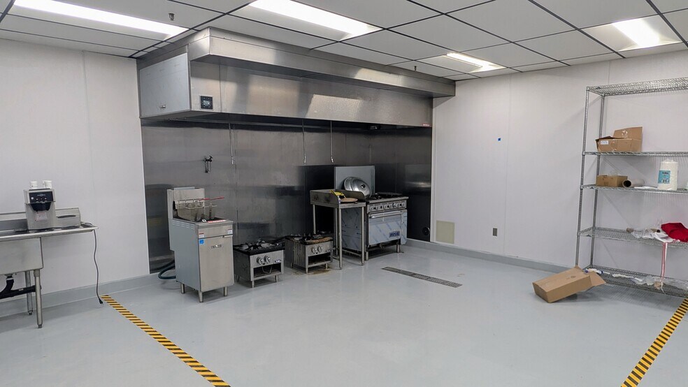 More Photos Of 175 Lewis Rd, San Jose Light Manufacturing For Sale