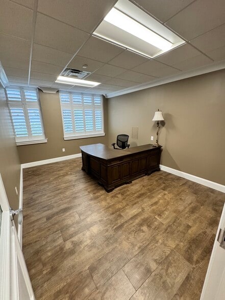 More Photos Of 101 Neal Pl, High Point Office For Lease