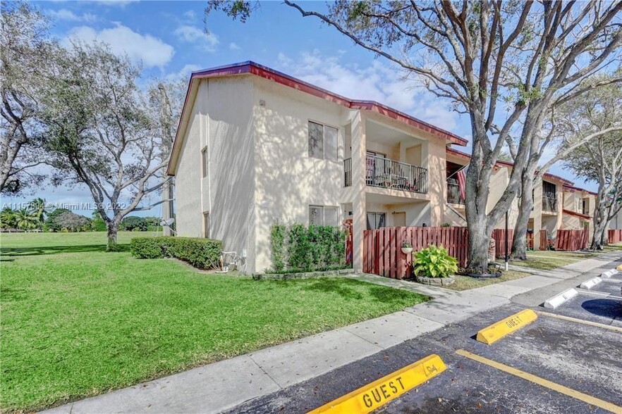 Primary Photo Of 7941 Southgate Blvd, North Lauderdale Apartments For Sale