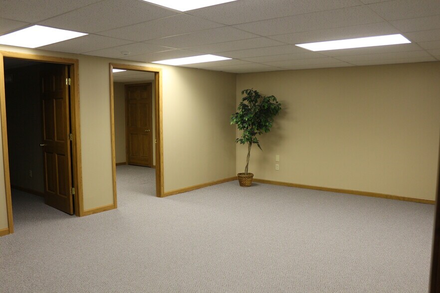 More Photos Of 450 S Durkin Dr, Springfield Office For Sale