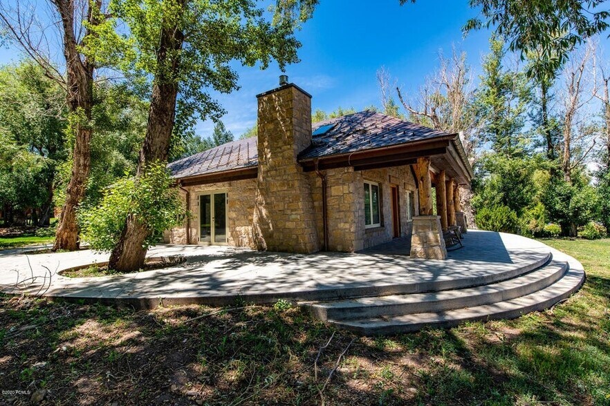 More Photos Of 4137 Highway 224, Park City Office For Sale