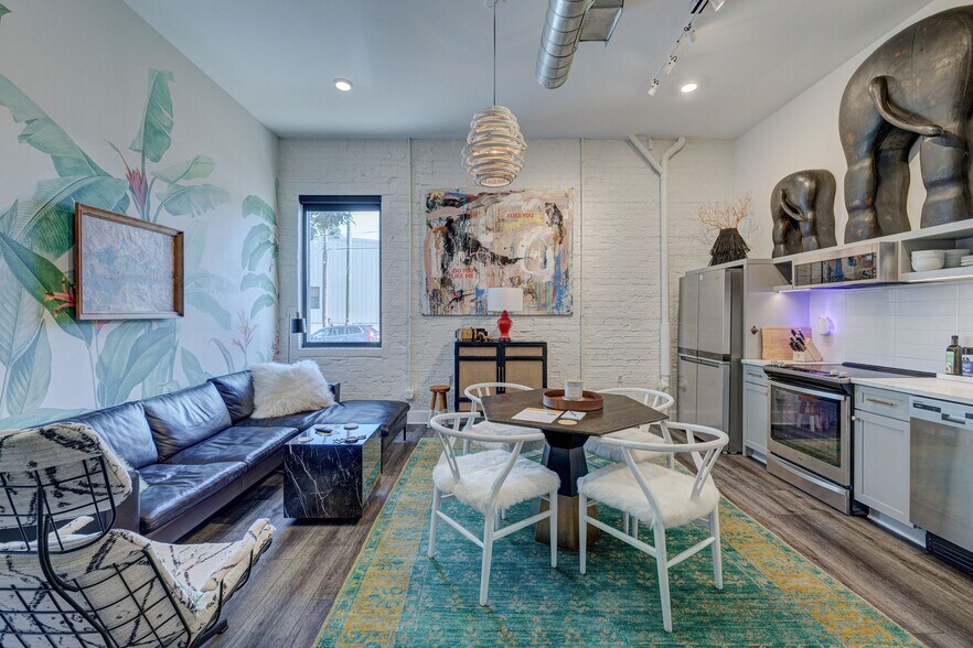 More Photos Of 505 N 2nd St, Wilmington Hotel For Sale