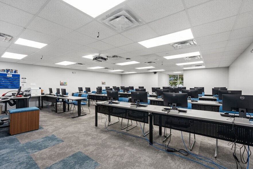 More Photos Of 1411 W Main St, League City Schools For Sale