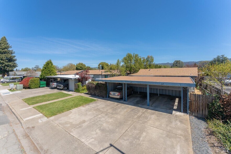 More Photos Of 649 Leslie St, Ukiah Apartments For Sale