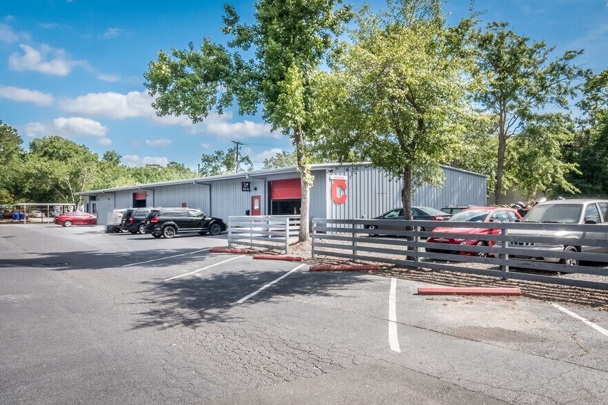 More Photos Of 1856 Belgrade Ave, Charleston Flex For Lease