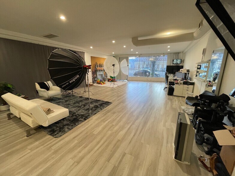 More Photos Of 1610 W Magnolia Blvd, Burbank Storefront For Sale