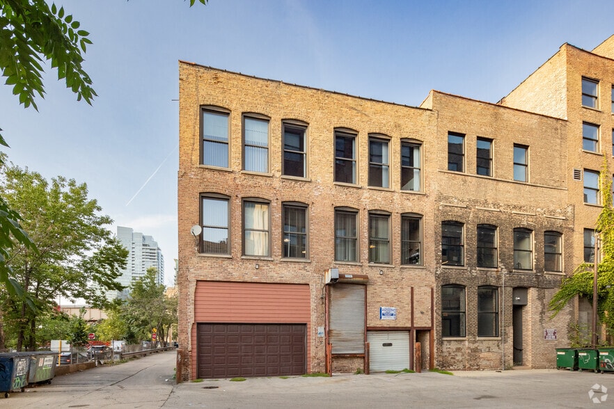 More Photos Of 661 W Lake St, Chicago Loft Creative Space For Lease