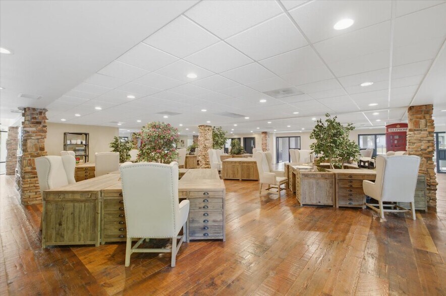 More Photos Of 235 Union St NE, Salem Office For Sale