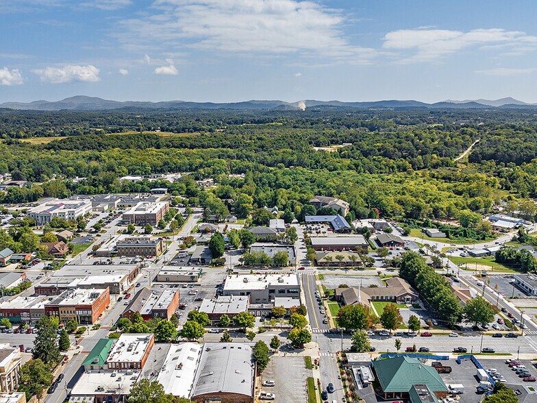 More Photos Of 101 E Allen St, Hendersonville Medical For Lease