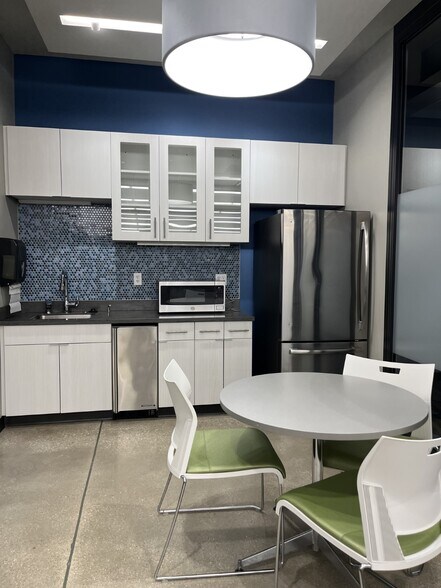 More Photos Of 7255 W 98th Ter, Overland Park Office For Sale