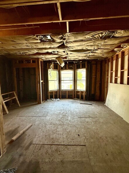 More Photos Of 467 1/2 Martin Luther King Jr Dr, Jersey City Storefront Retail Residential For Sale