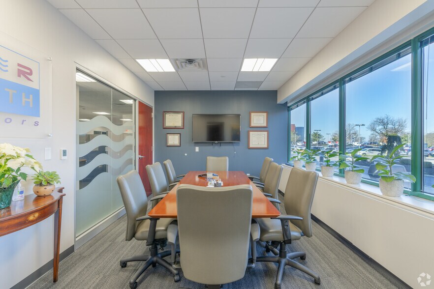 More Photos Of 100 Corporate Center Dr, Camp Hill Medical For Lease