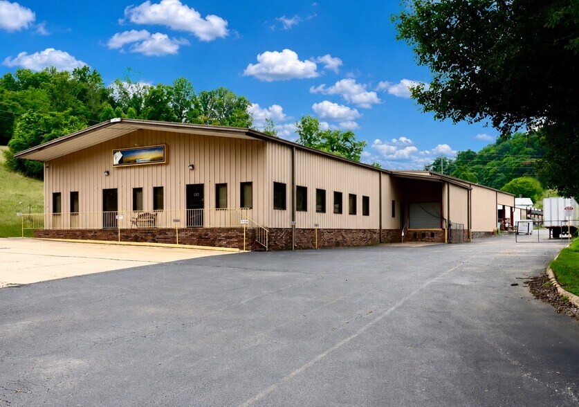 Primary Photo Of 2335 Columbia Hwy, Pulaski Office For Sale